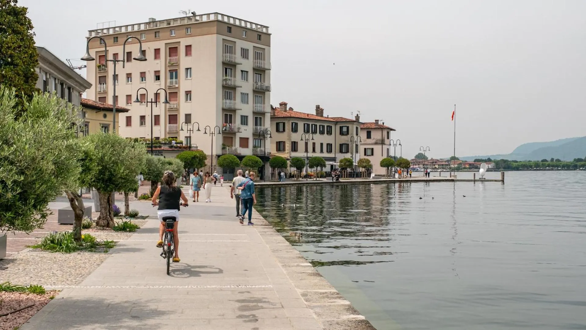 Campari & Aperol Apartment Iseo