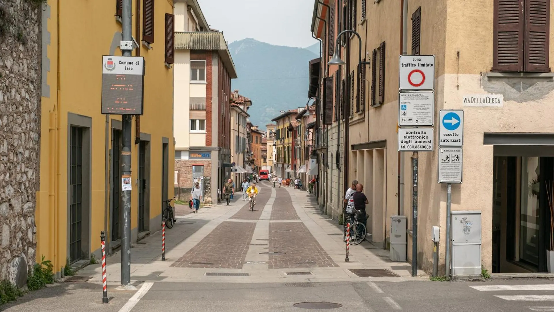 Campari & Aperol Apartment Iseo