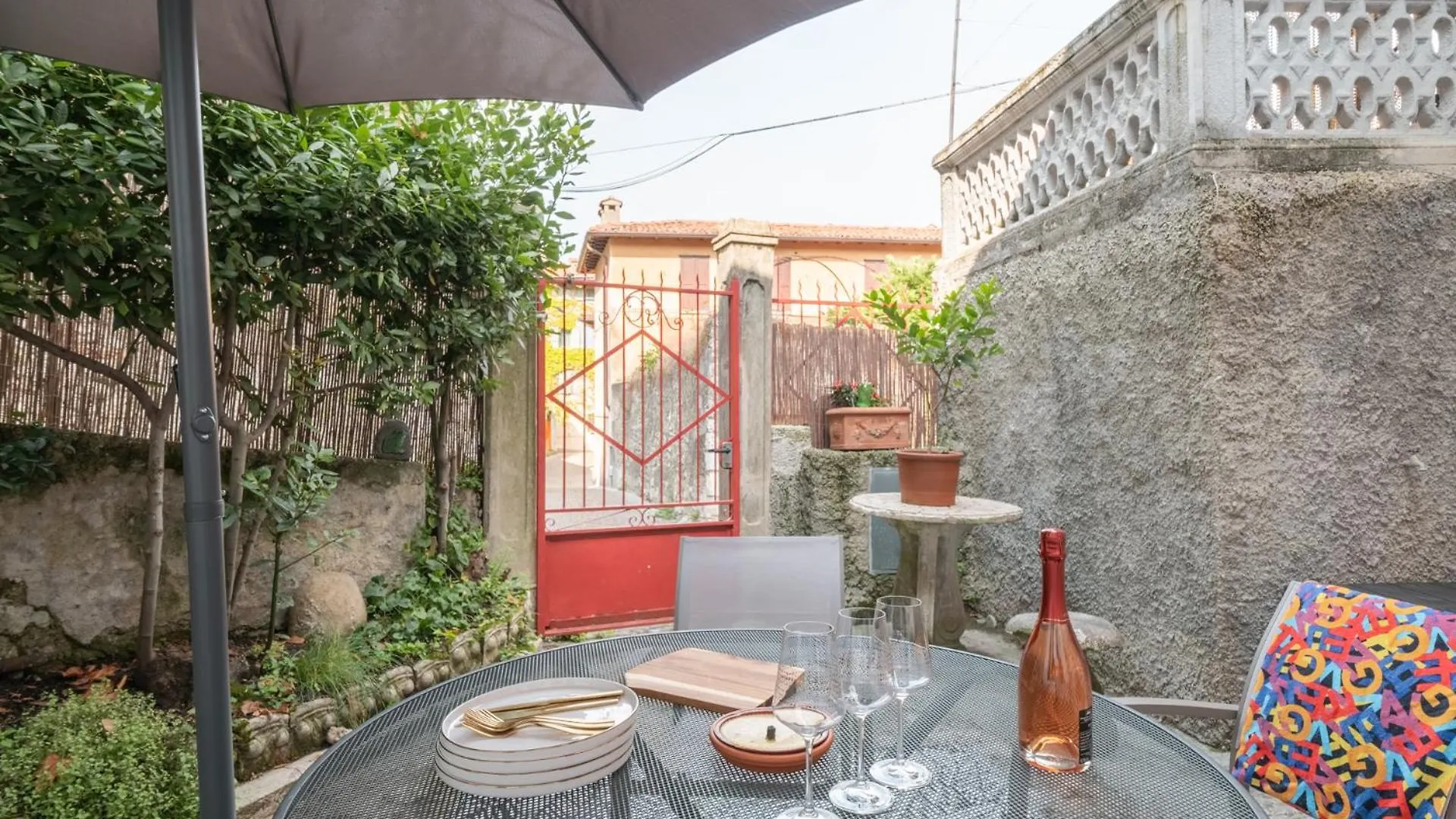 Campari & Aperol Apartment Iseo